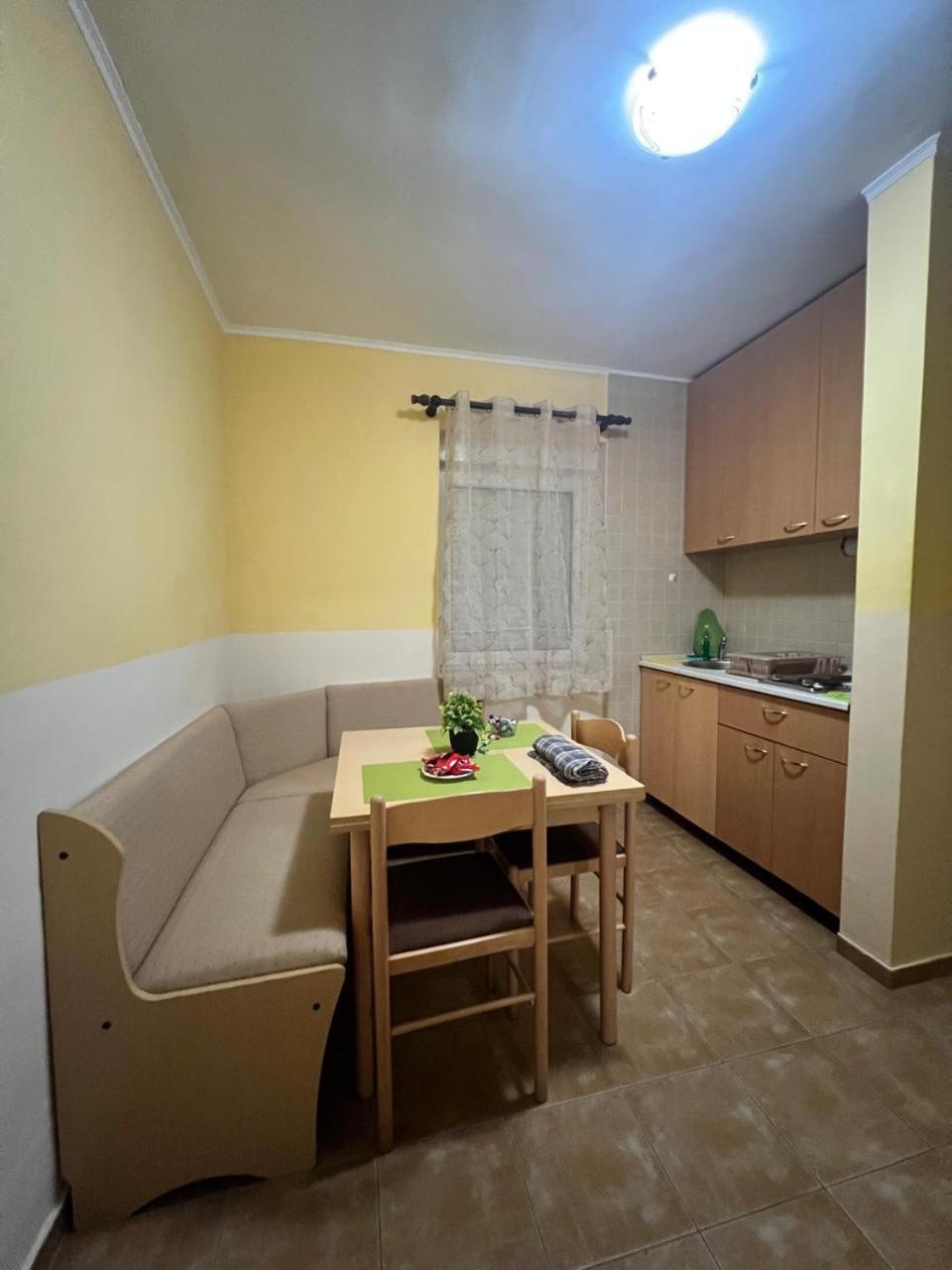 Apartments Brnjada سوتوموري الغرفة الصورة