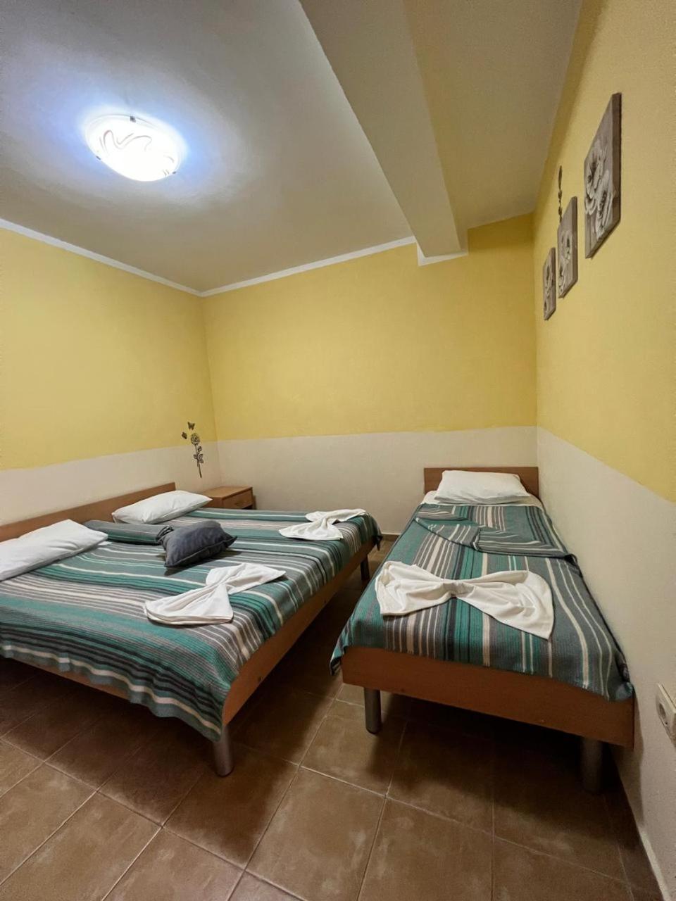 Apartments Brnjada سوتوموري الغرفة الصورة