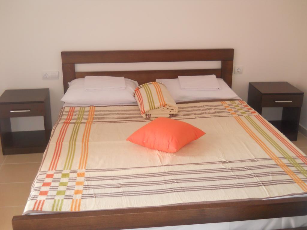 Apartments Brnjada سوتوموري الغرفة الصورة