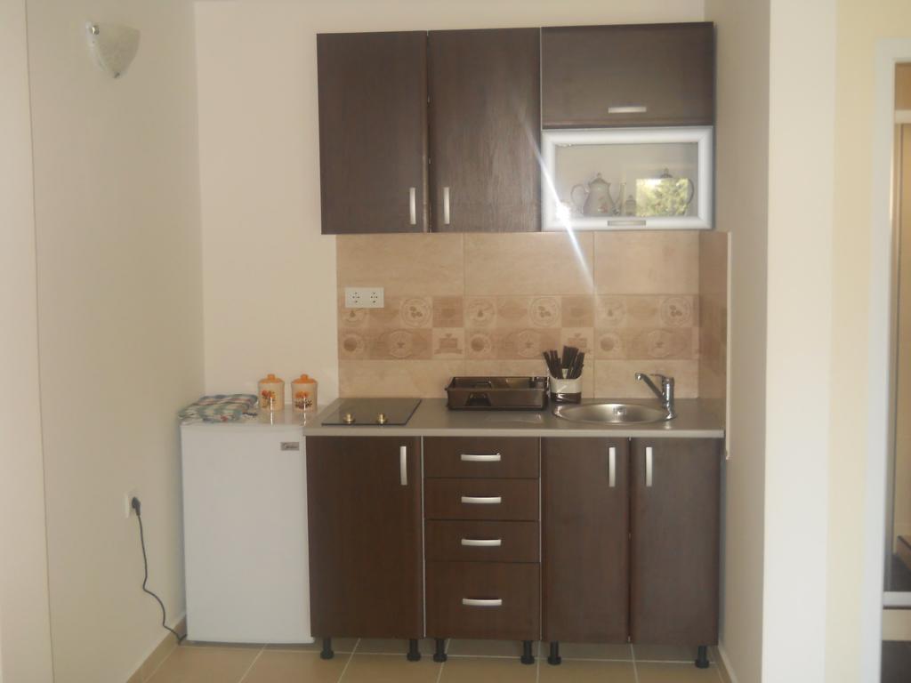 Apartments Brnjada سوتوموري الغرفة الصورة